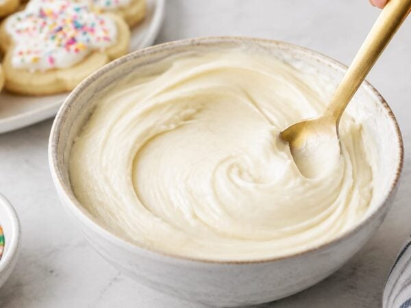 Sugar Cookie Icing Recipe That’s Easy and Perfect for Decorating